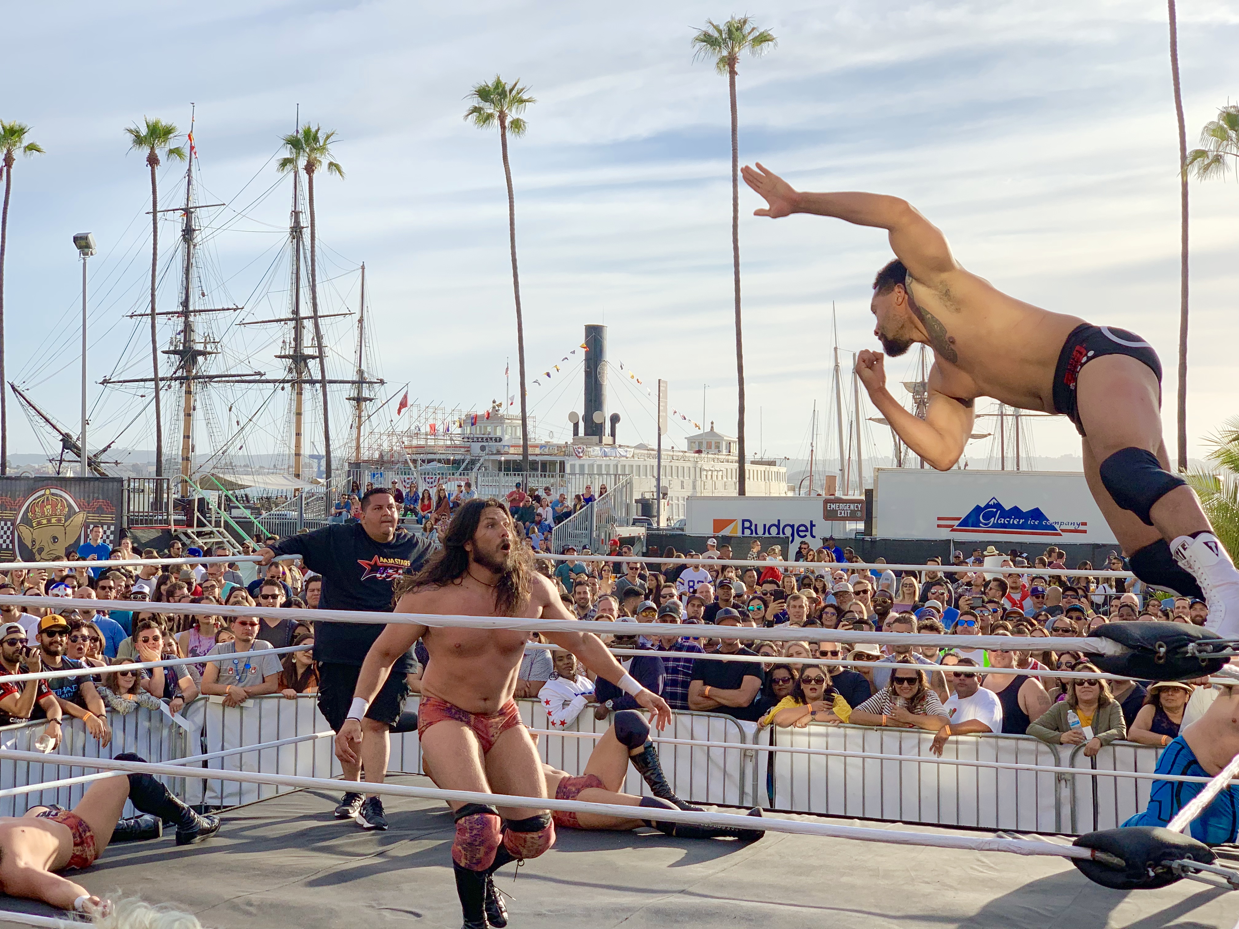 Somente no domingo LuchaLibre-Wrestling Experience Tacos e Cerveja